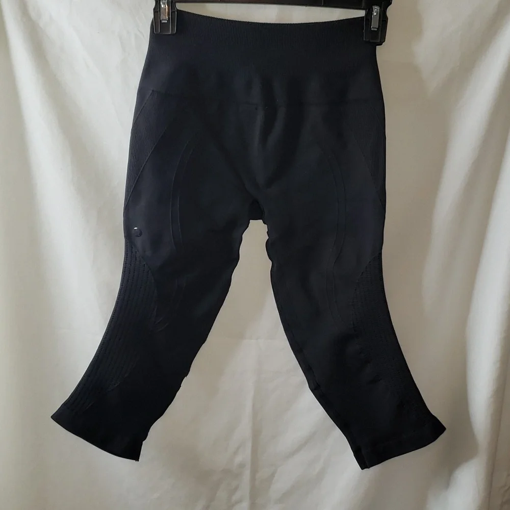 Lululemon Flow & Go Crop Leggings Size 2 - Picture 7 of 11